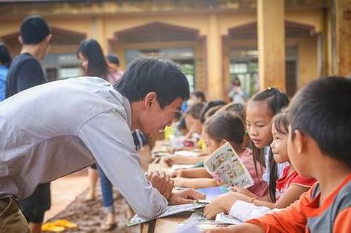 Hành trình 'ươm mầm' ước mơ cho trẻ em vùng cao
