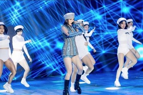 Vỗ tay khen cái… dở!