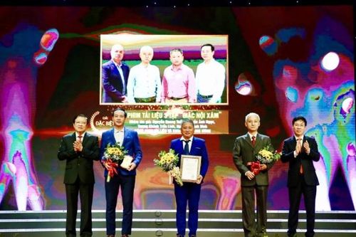 'Trên tất cả, người làm phim tài liệu phải giữ được lửa nhiệt huyết trong tim'