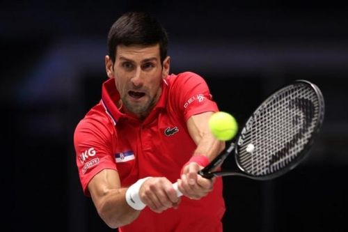 Tay vợt Djokovic giúp Serbia lọt vào bán kết Davis Cup