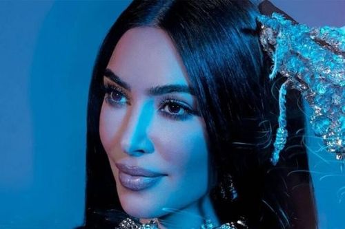 Kim Kardashian được vinh danh là Biểu tượng thời trang của năm