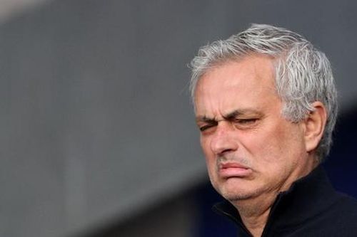 Roma thua, Mourinho viện cớ khó nghe