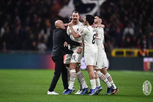Ibrahimovic lập siêu phẩm, Milan phả hơi nóng vào gáy Napoli