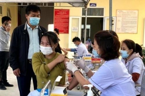 Không có chuyện dừng tiêm lô vắc xin Covid-19 có hơn 120 trẻ nhập viện ở Thanh Hóa