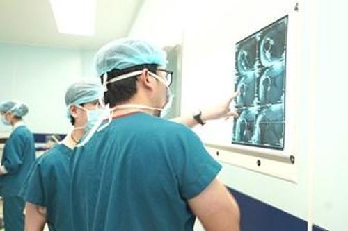 Ca phẫu thuật chấn thương vai của thủ môn Văn Toản thành công tốt đẹp