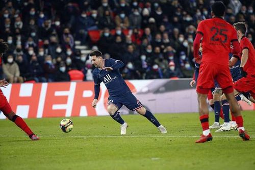 Messi 'tàng hình' trong ngày ra mắt Quả Bóng Vàng