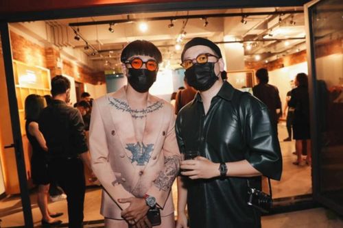 Rapper Wowy khiến dân tình 'xám hồn' khi mặc trang phục phản cảm, như đang muốn nude 100%?