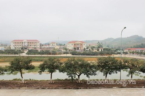 Xây dựng kết cấu hạ tầng, tạo đà phát triển kinh tế, xã hội