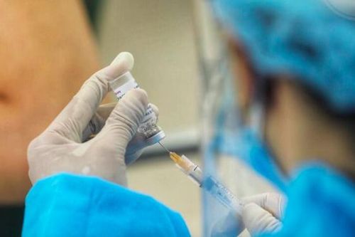 Nữ sinh ở Bắc Giang bị sốc phản vệ sau tiêm vaccine không còn phải thở máy