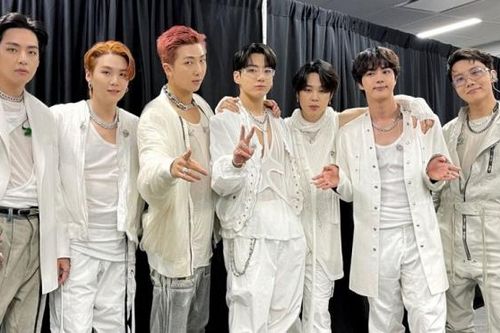 Vừa kết thúc concert tại Mỹ, BTS đã hẹn ARMY tại quê nhà