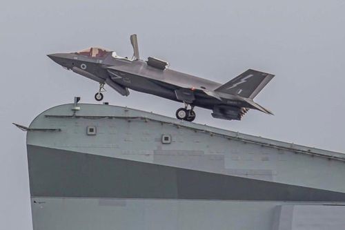 Nóng: Mảnh xác máy bay F-35B bị đánh cắp bởi 'nước lạ'?