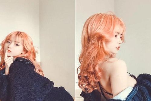 Nữ streamer 'kín cổng cao tường' bất ngờ đăng ảnh táo bạo