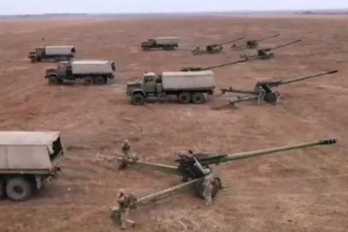 Bộ Quốc phòng Ukraine công bố video tập trận gần biên giới