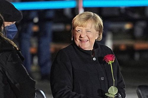 Thông điệp cuối cùng của Thủ tướng mãn nhiệm Merkel trong lễ chia tay