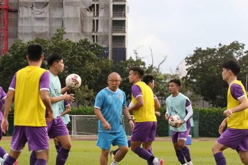 Đội tuyển Việt Nam đá đối kháng, rà soát đội hình sẵn sàng đấu đội tuyển Lào
