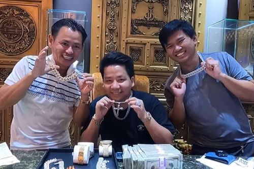 'Nhân chứng sống' vụ Khoa Pug - Johnny Đặng lên tiếng, thấy sốc với hành động của 'ông hoàng kim cương'