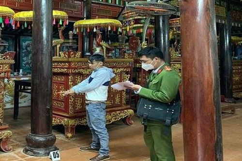 'Siêu trộm' cổ vật của nhà thờ, đình làng ở Huế sa lưới