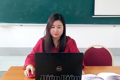 Dạy học trực tuyến ở Trường Chính trị tỉnh