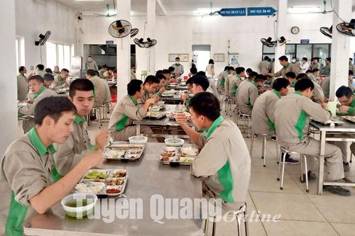 Đảm bảo bữa ăn ca cho người lao động