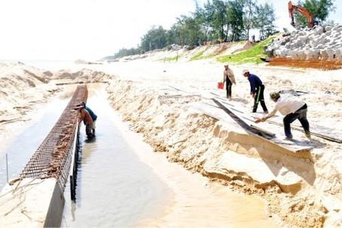 Kinh tế Xây dựng - Giao thông Đầu tư ứng phó sạt lở bờ biển