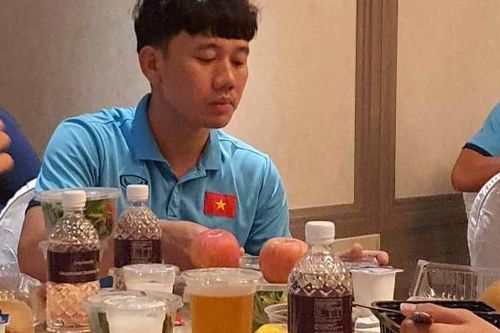 AFF Cup 2021 hôm nay: Thái Lan phàn nàn về đồ ăn tại Singapore