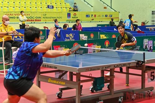 Loại đương kim vô địch, 'sao trẻ' Trần Mai Ngọc vào vòng bán kết đơn