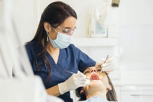 Dấu hiệu trên lưỡi cảnh báo bệnh tiềm ẩn, trong đó có Covid-19