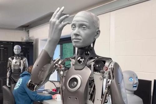 Robot gây ngạc nhiên vì có biểu cảm quá giống con người