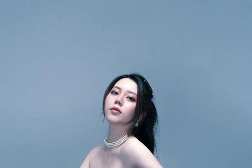 Gu bạn trai độc lạ của hotgirl Hà Nội khiến Cát Tường phán 'ế là đúng'