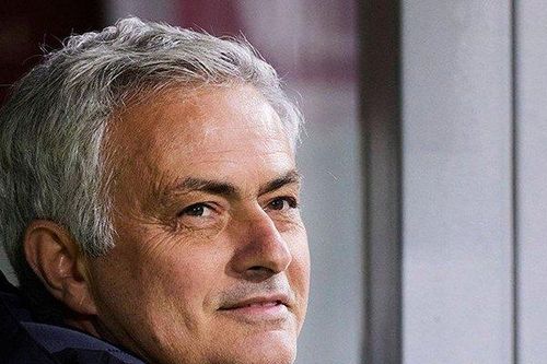 Mourinho im tiếng trước trận Roma vs Inter: Đừng để bị Mourinho gạt!