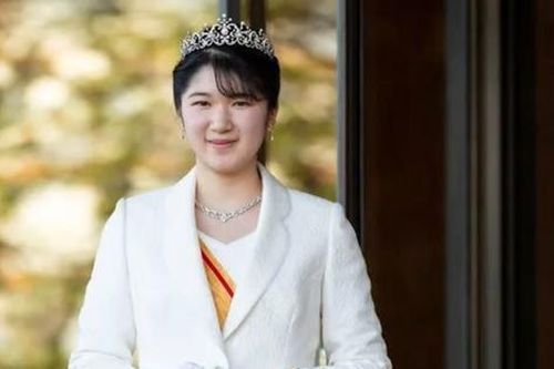 Công chúa Aiko mừng tuổi trưởng thành, cho biết mình đã lựa chọn không dùng vương miện mới