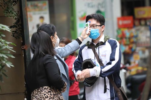 Hà Nội điều chỉnh phương án tới trường: Chỉ cho học sinh lớp 12 học trực tiếp kết hợp trực tuyến từ 6/12