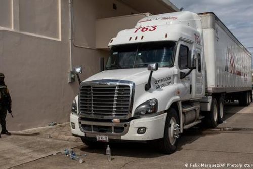 Mexico giải cứu 210 người di cư trong thùng xe Container