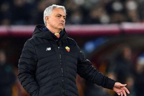 Thảm bại trước đội bóng cũ, Mourinho lâm nguy