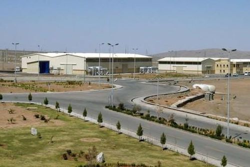 Cư dân Iran hoảng hồn vì quân đội diễn tập bất ngờ gần nhà máy hạt nhân