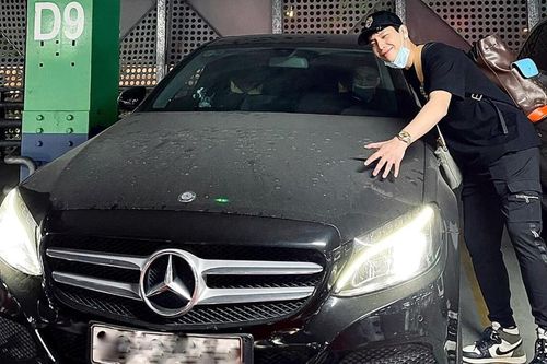 Quân A.P 'muốn tiền đình' khi nhận hóa đơn gửi xe 22 triệu