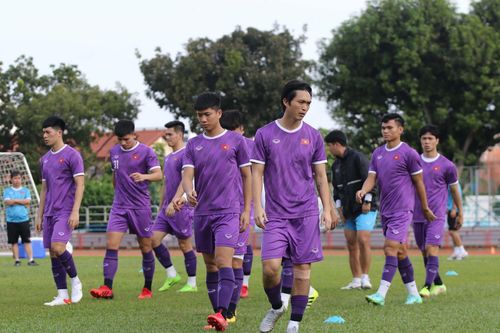 Tuyển Việt Nam không tập làm quen sân trước trận gặp Lào
