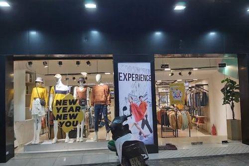 Thời tiết TP Hồ Chí Minh trở lạnh, thị trường áo khoác rục rịch vào mùa