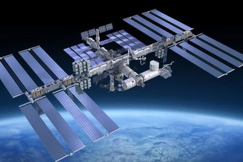ISS hạ thấp độ cao 'né' rác vũ trụ