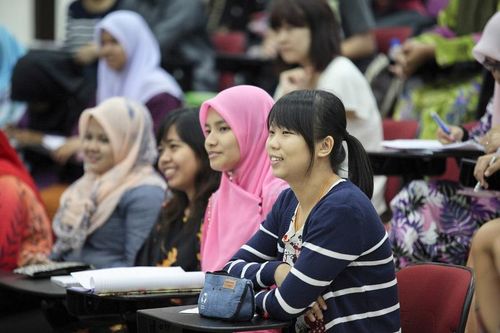 Xung đột giữa trường đại học và ngành công nghiệp