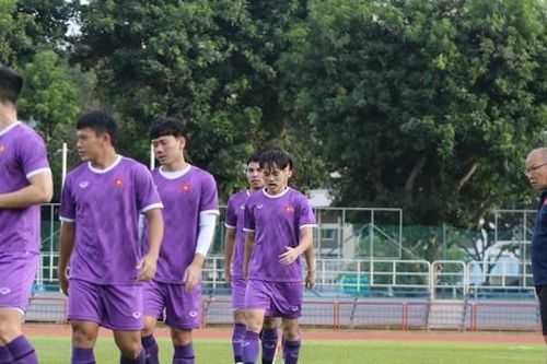 Quang Hải, Quế Ngọc Hải trở lại tập luyện buổi cuối trước trận gặp Lào