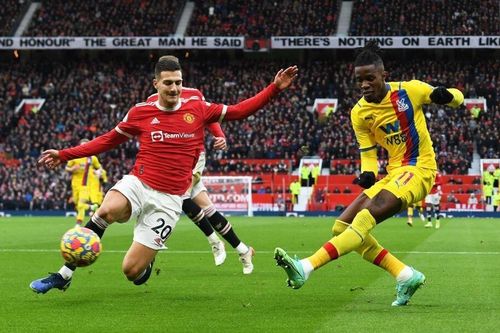 Mourinho chiêu mộ hậu vệ cánh đang lên của MU