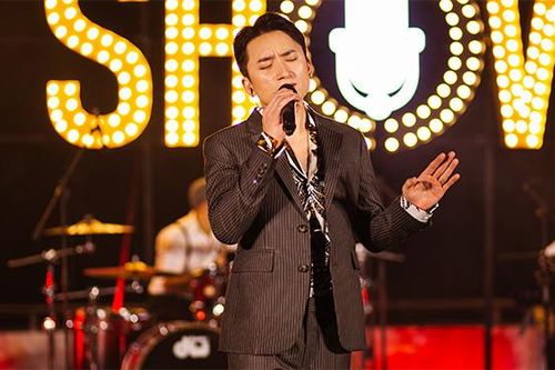 Phan Mạnh Quỳnh dìu khán giả 'đi qua thung lũng' trong liveshow