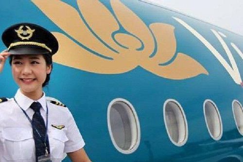 Nữ cơ trưởng Huỳnh Lý Đông Phương tái xuất với nhan sắc vạn người mê