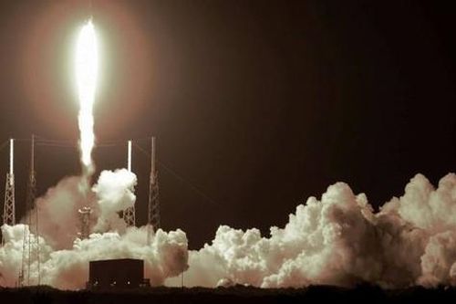 Tỷ phú Elon Musk đang tự tạo 'luật chơi' trong không gian vũ trụ?