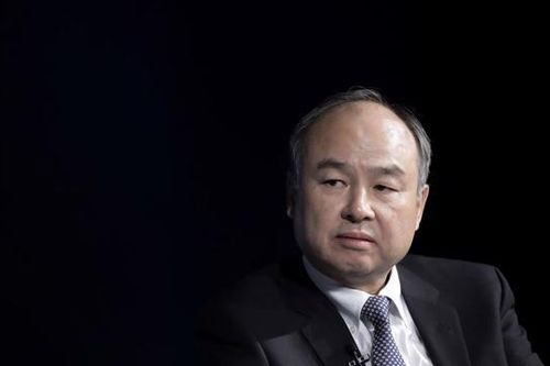 Tin xấu liên tục đến, cổ phiếu SoftBank bị dìm xuống đáy