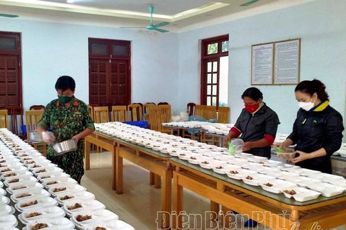 Ban Chỉ huy Quân sự huyện Mường Chà đảm bảo hậu cần khu cách ly