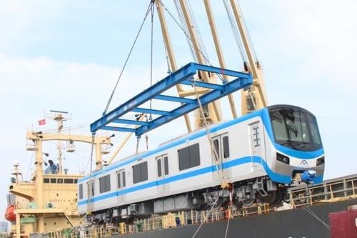Thêm 4 đoàn tàu tuyến metro số 1 Bến Thành – Suối Tiên được vận chuyển về Việt Nam