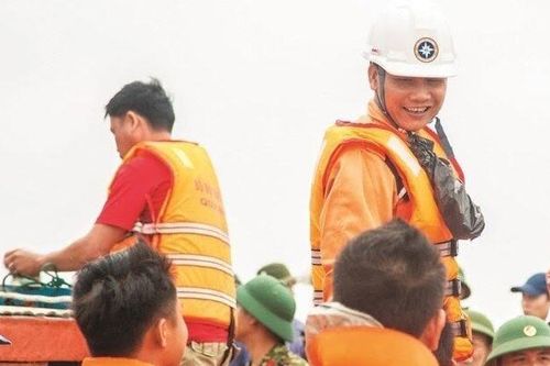 Trao Giải thưởng đặc biệt dũng cảm cho thuyền viên cứu nạn Việt Nam