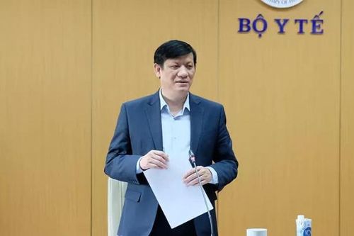 Phải 'đi từng ngõ, gõ từng nhà' tìm người cao tuổi chưa tiêm vắc xin
